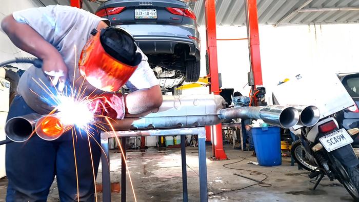 Trabajo de soldadura - taller mecanico Vicar Racing en Veracruz